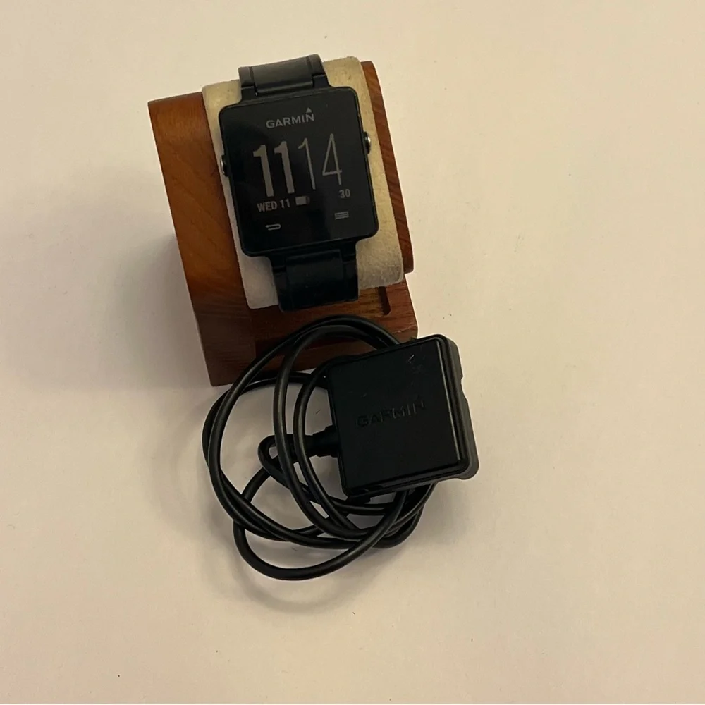 Garmin Vivoactive, Tested, Charger‎ Included, No Scratches,